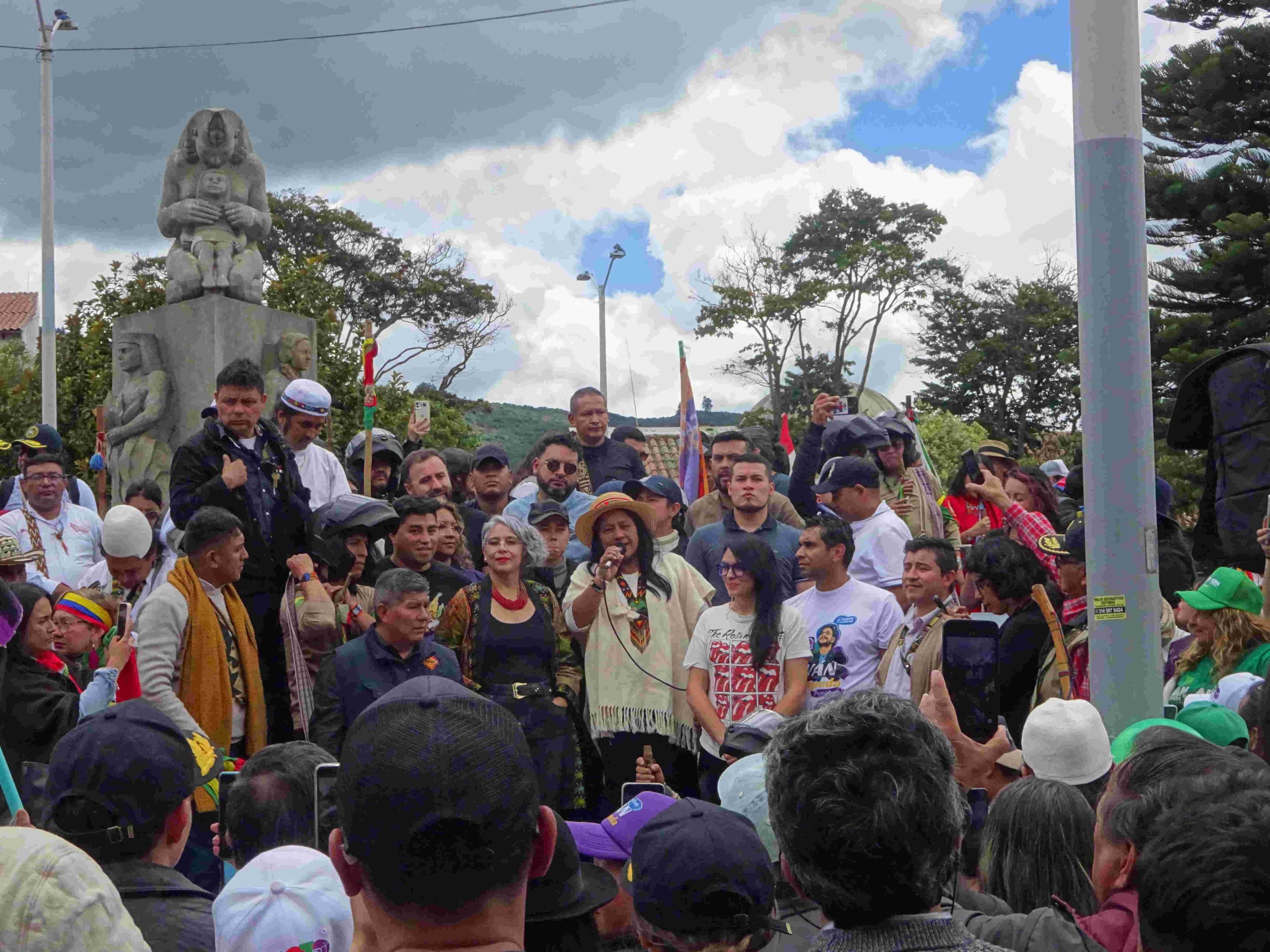 Multitudes y simpatizantes acompañan con esperanza a Aida Quilcué en Chía Multitudes y simpatizantes acompañan con esperanza a Aida Quilcué en Chía